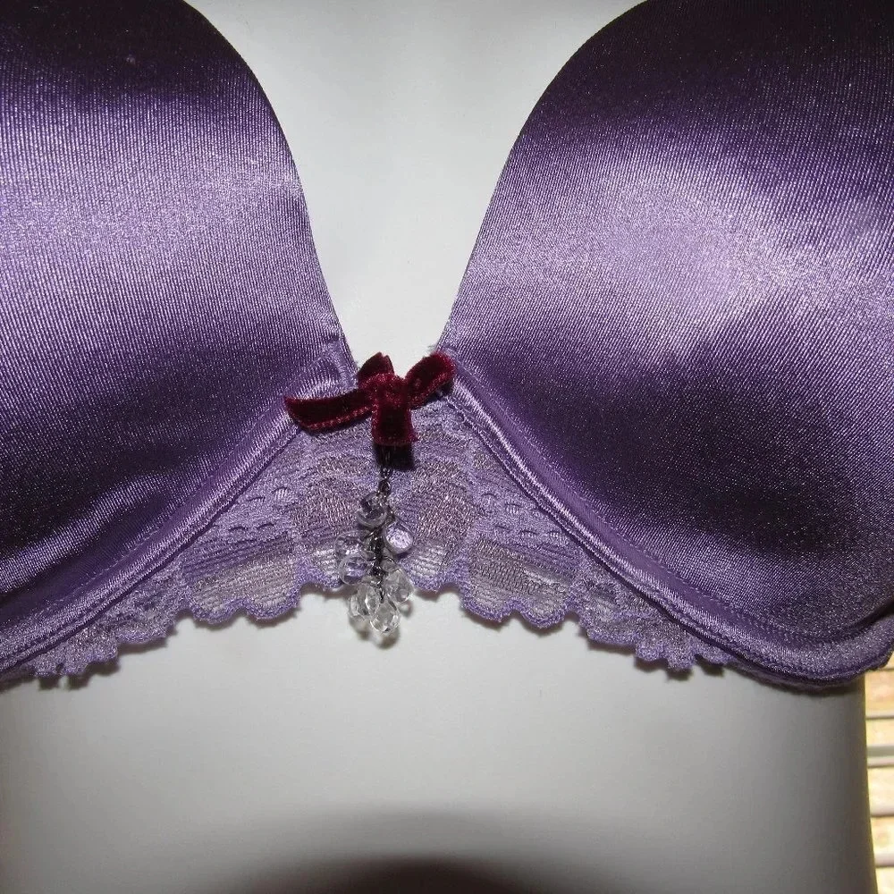 VICTORIA’S SECRET Push-Up Purple Bra Size 36D